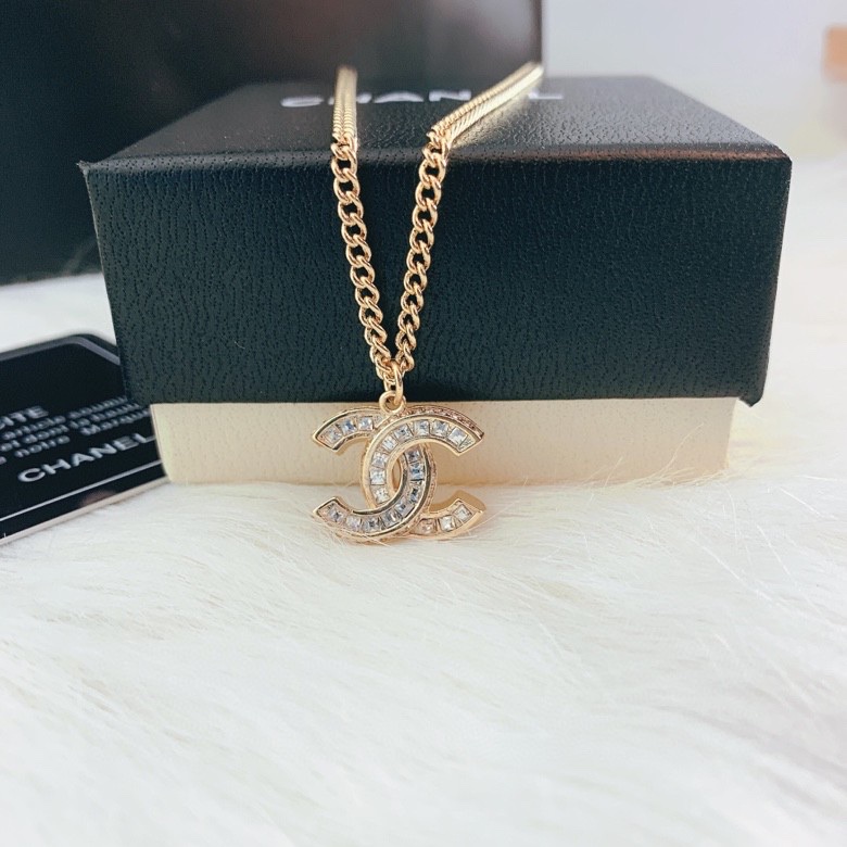 Chanel Necklace Gold