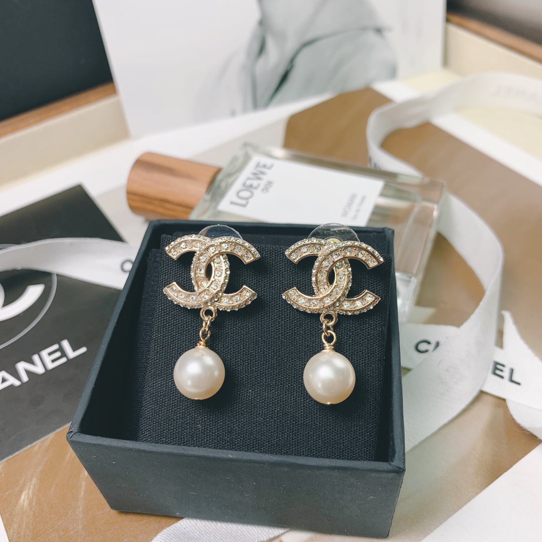 Chanel Basic Jewelry Pearl Gold