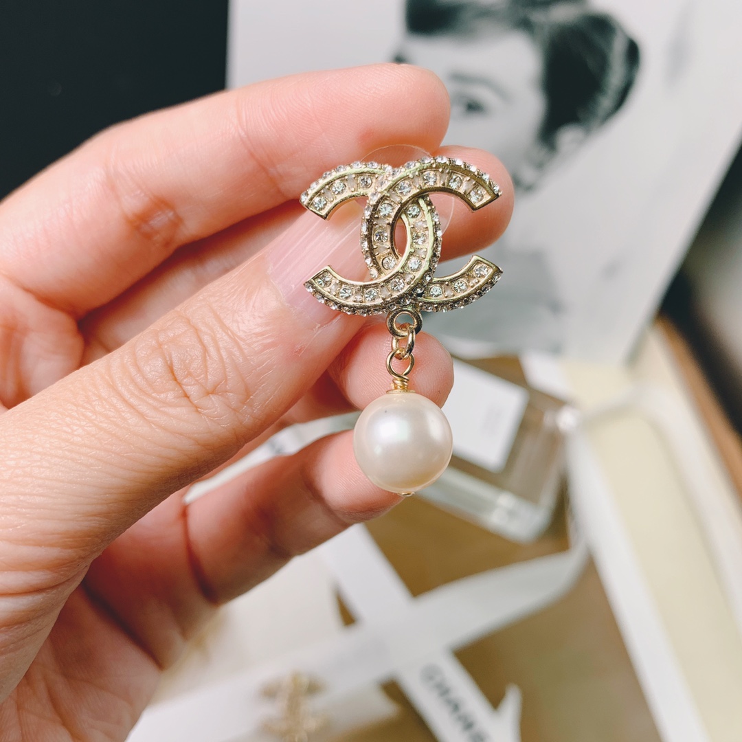 Chanel Basic Jewelry Pearl Gold