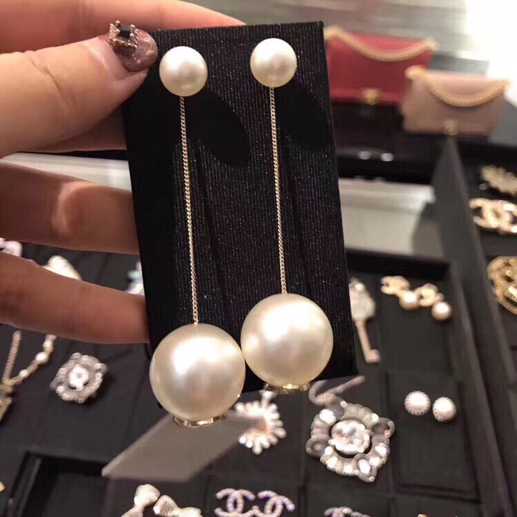 Chanel Earrings Pearl
