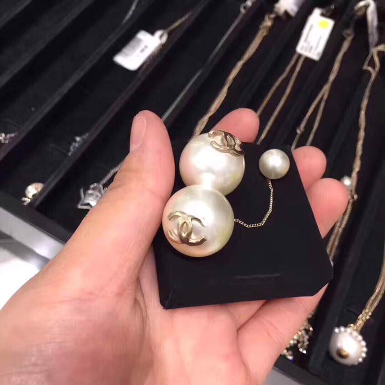 Chanel Earrings Pearl