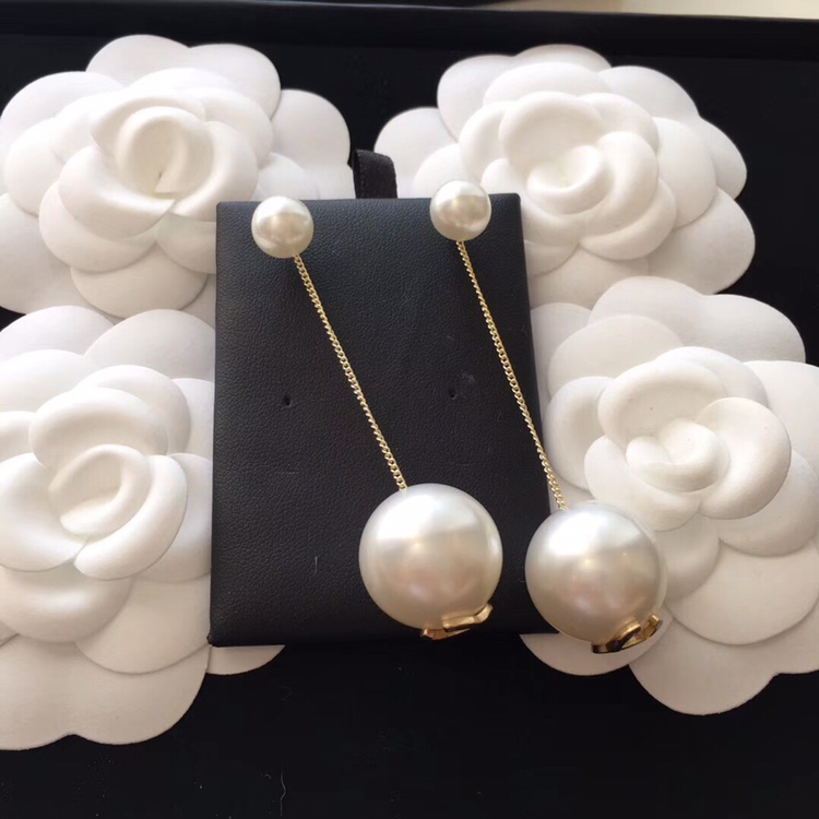 Chanel Earrings Pearl