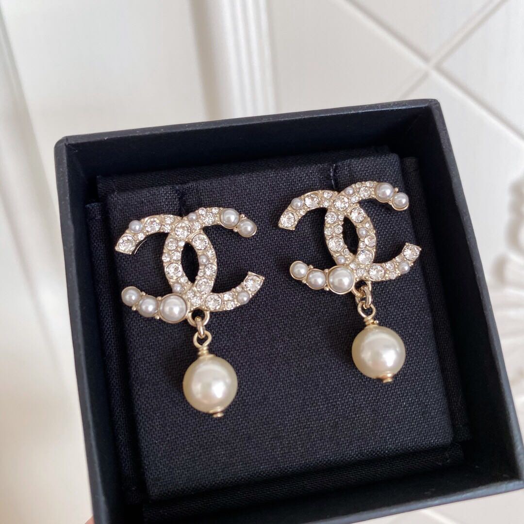 Chanel Basic Jewelry Pearl L