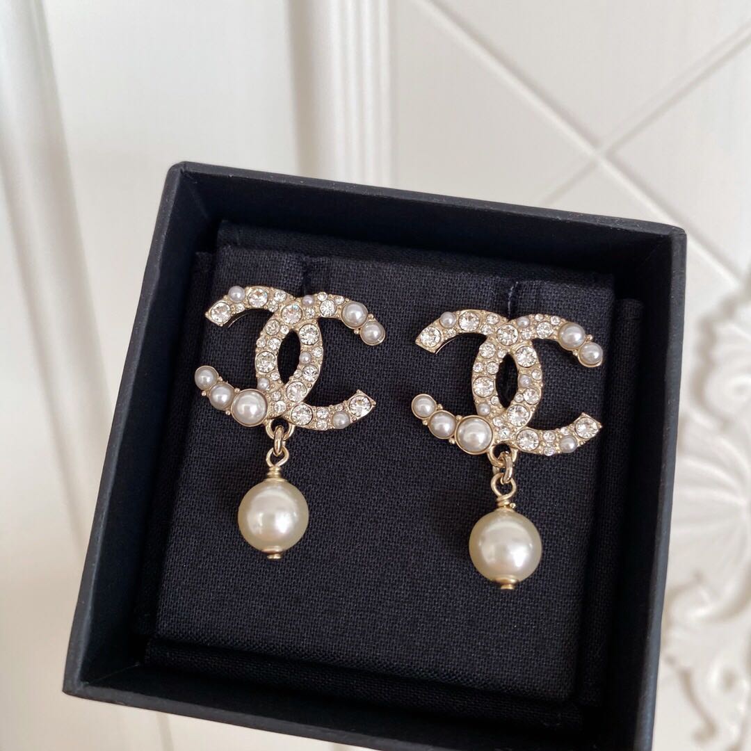 Chanel Basic Jewelry Pearl L