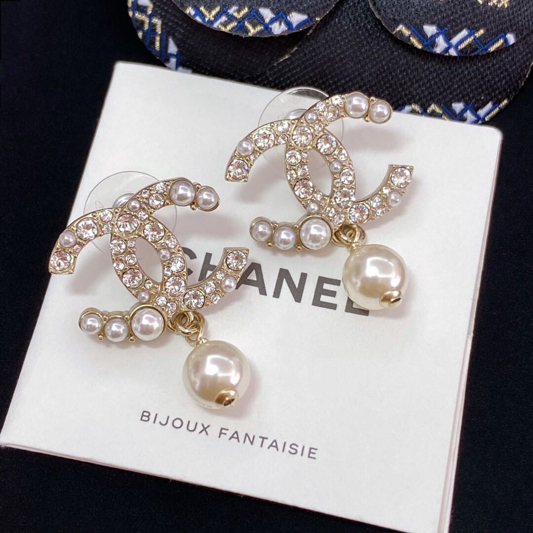Chanel Basic Jewelry Pearl L