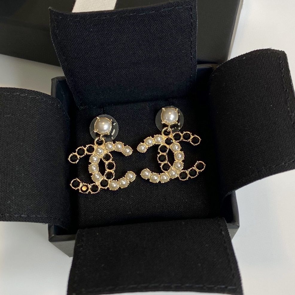 Chanel Earrings Pearl L