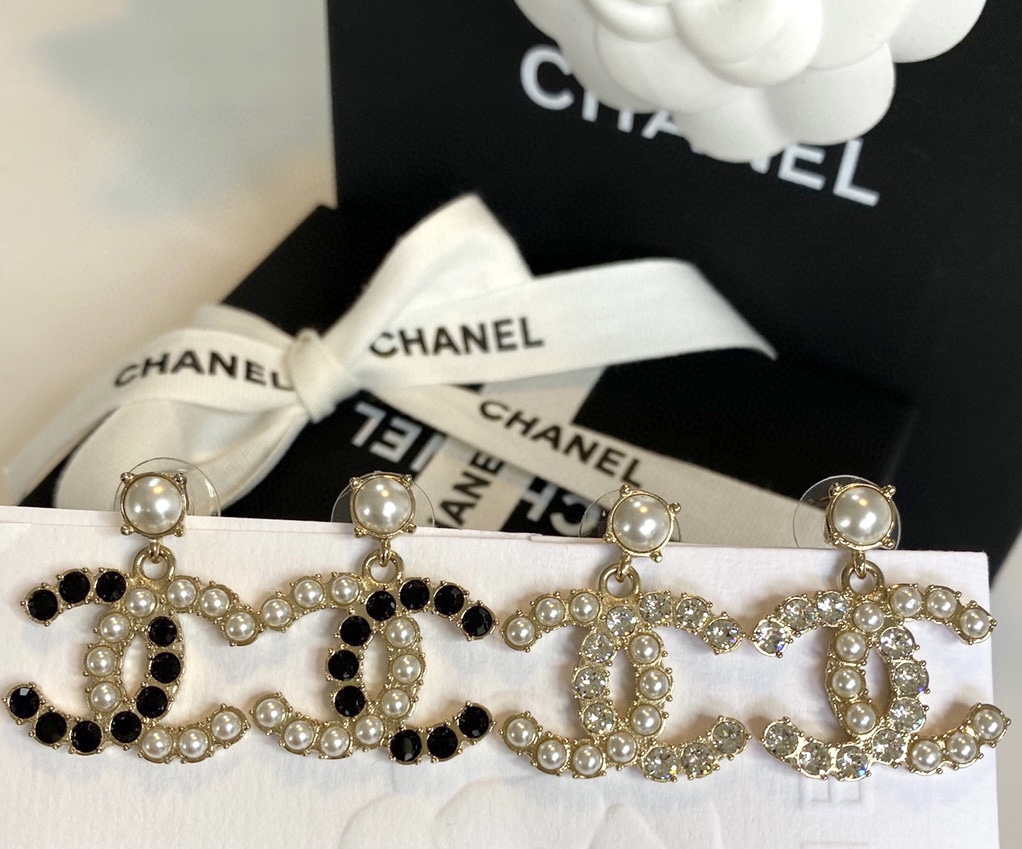 Chanel Earrings Pearl L