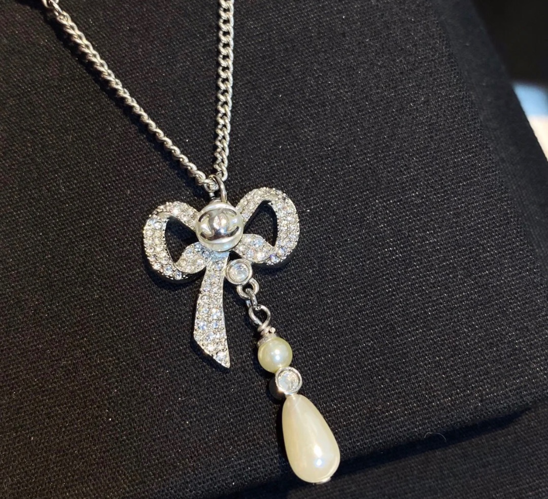 Chanel Necklace Pearl L