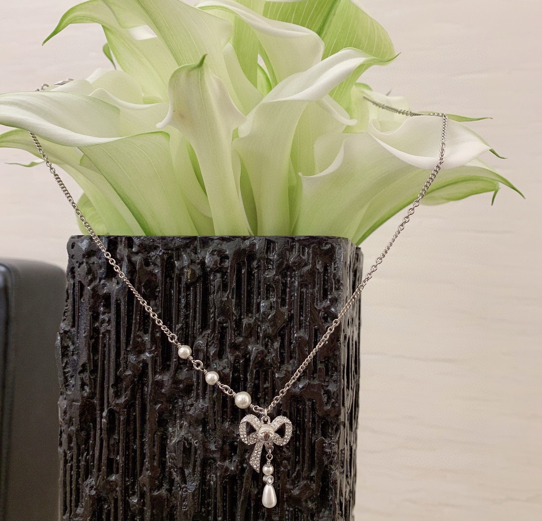 Chanel Necklace Pearl L