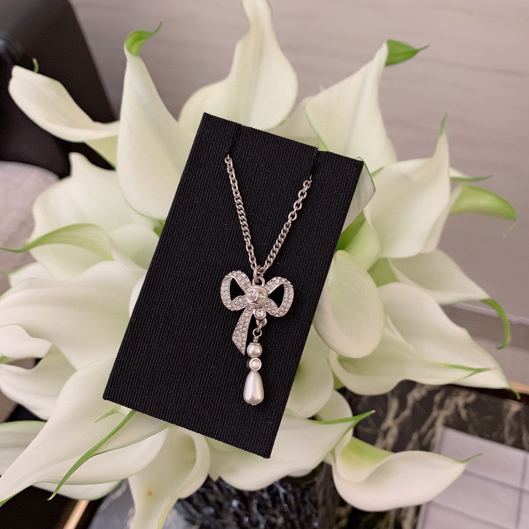 Chanel Necklace Pearl L