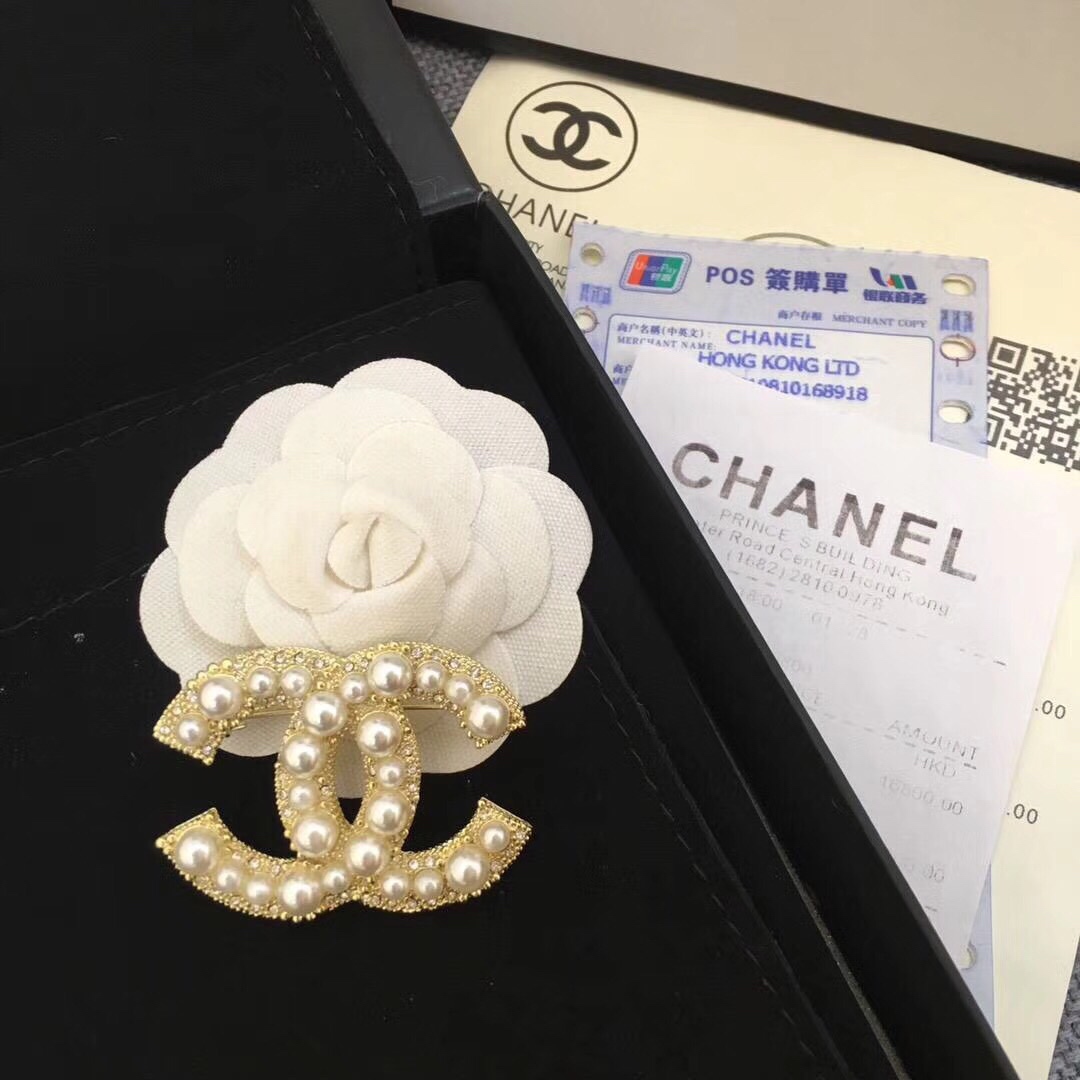Chanel Brooch Pearl