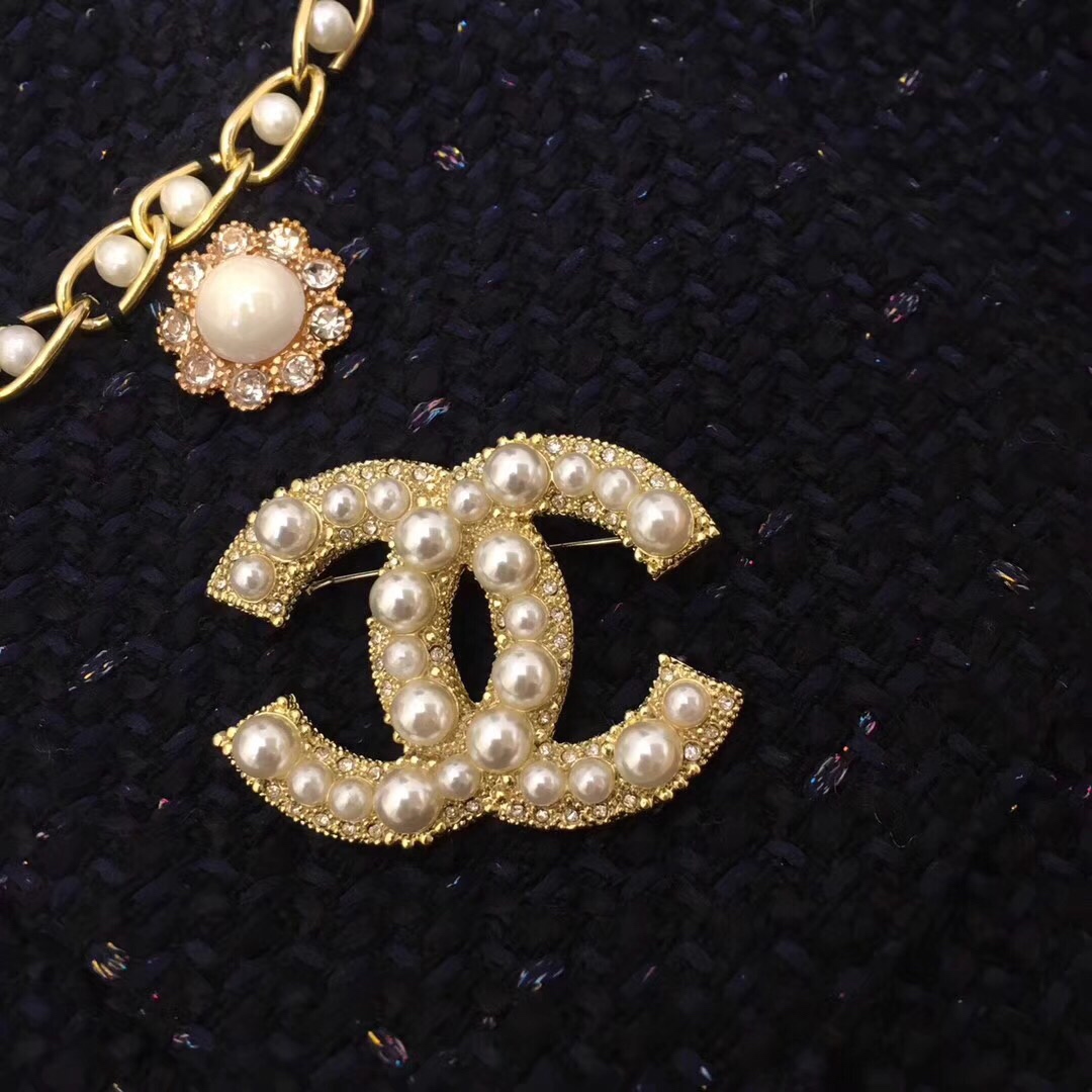 Chanel Brooch Pearl