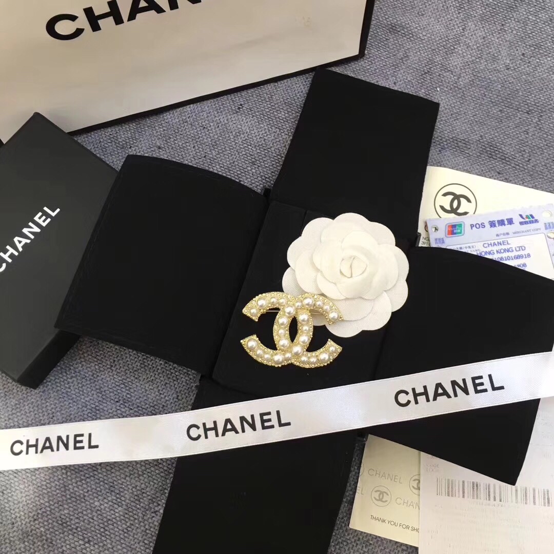 Chanel Brooch Pearl