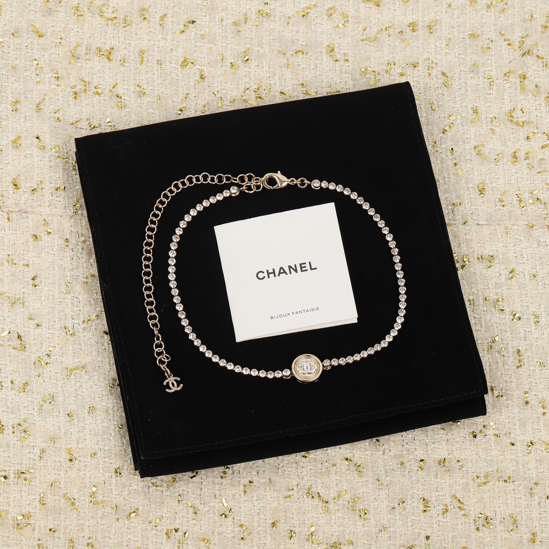 Chanel Necklace Gold L