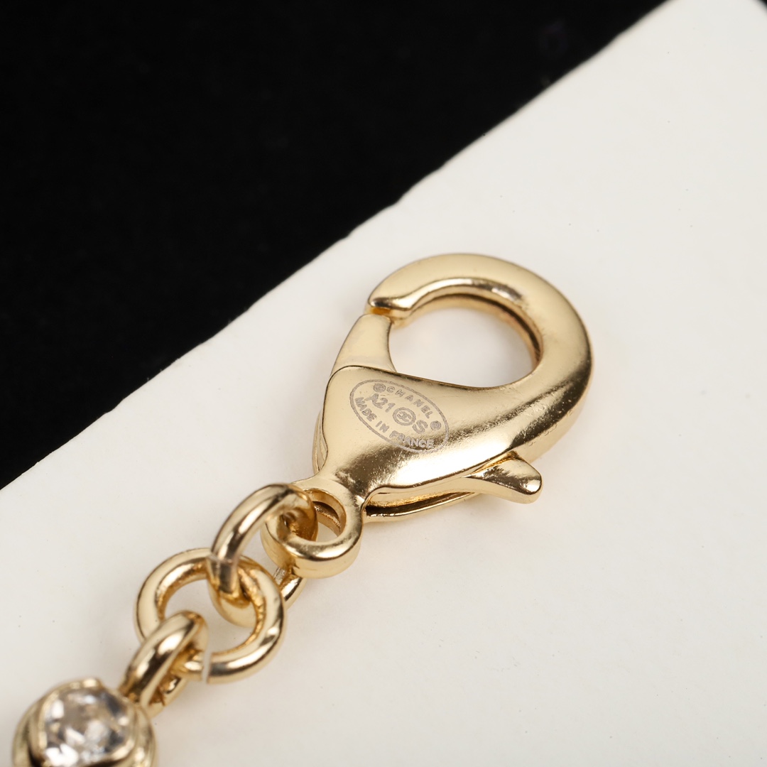 Chanel Necklace Gold L