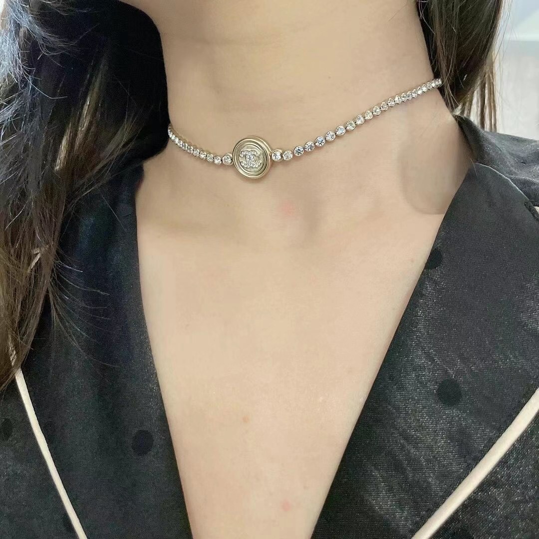 Chanel Necklace Gold L