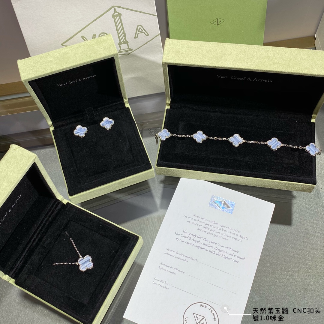 Van Cleef Arpels Necklace Silver White