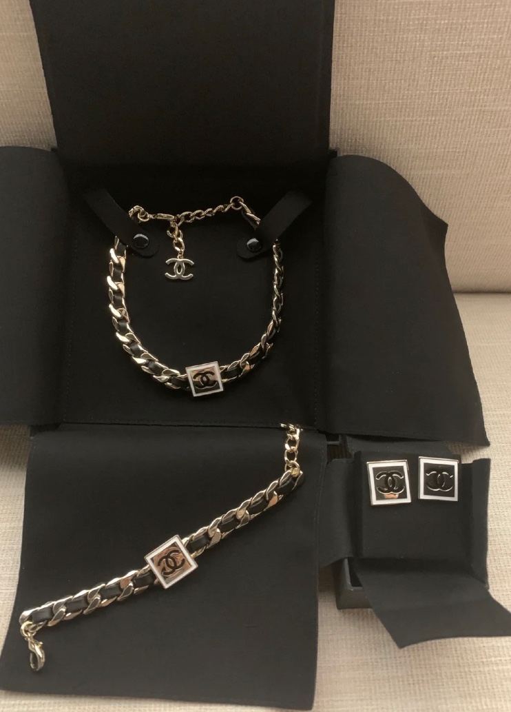 Chanel Necklace L