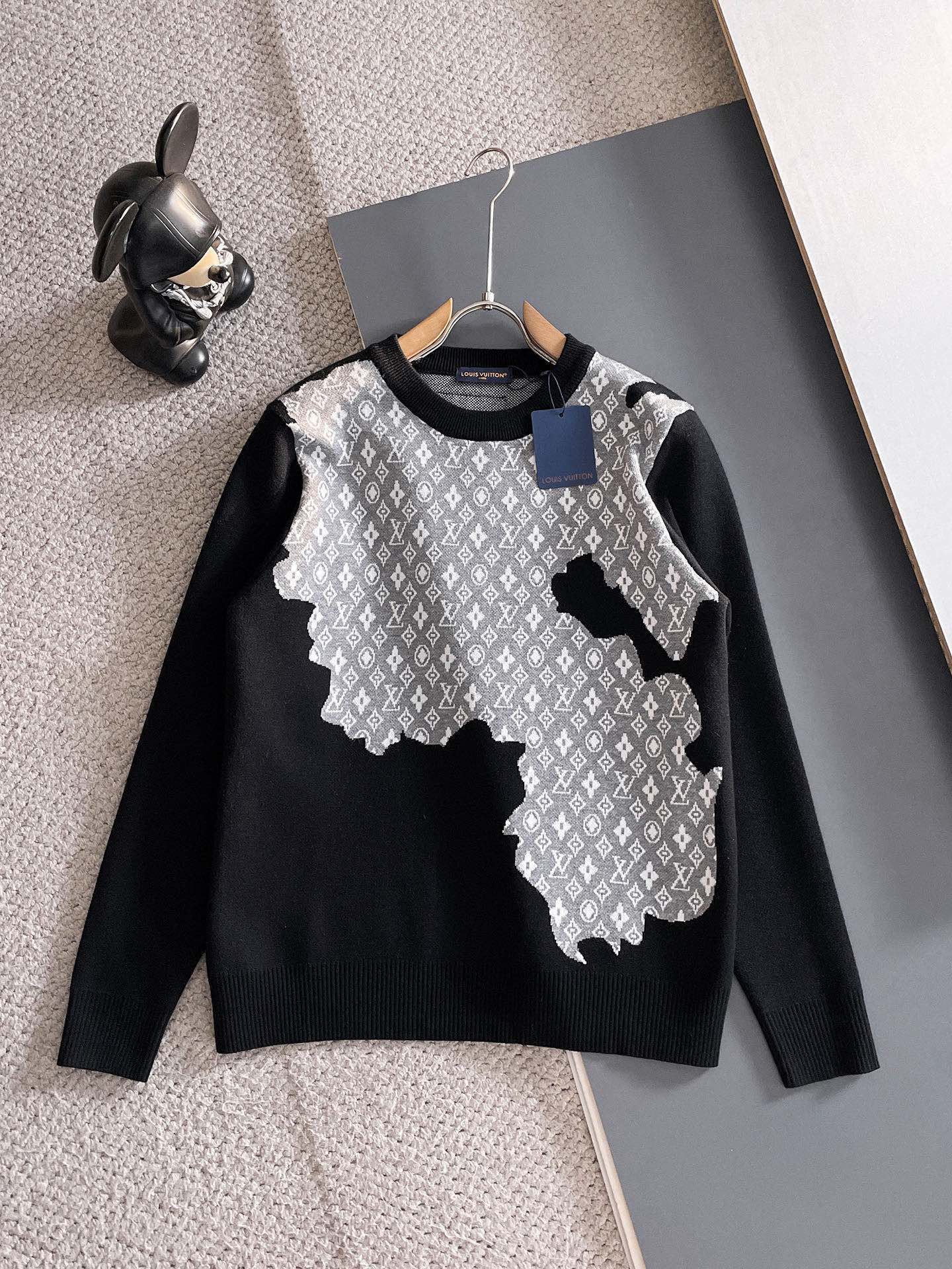 Louis Vuitton Basic Clothing Wool M-l-xl