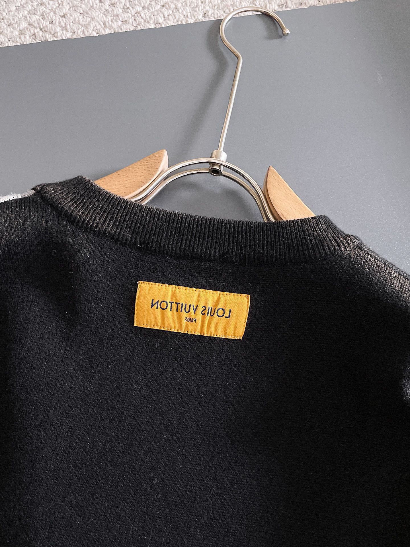 Louis Vuitton Basic Clothing Wool M-l-xl