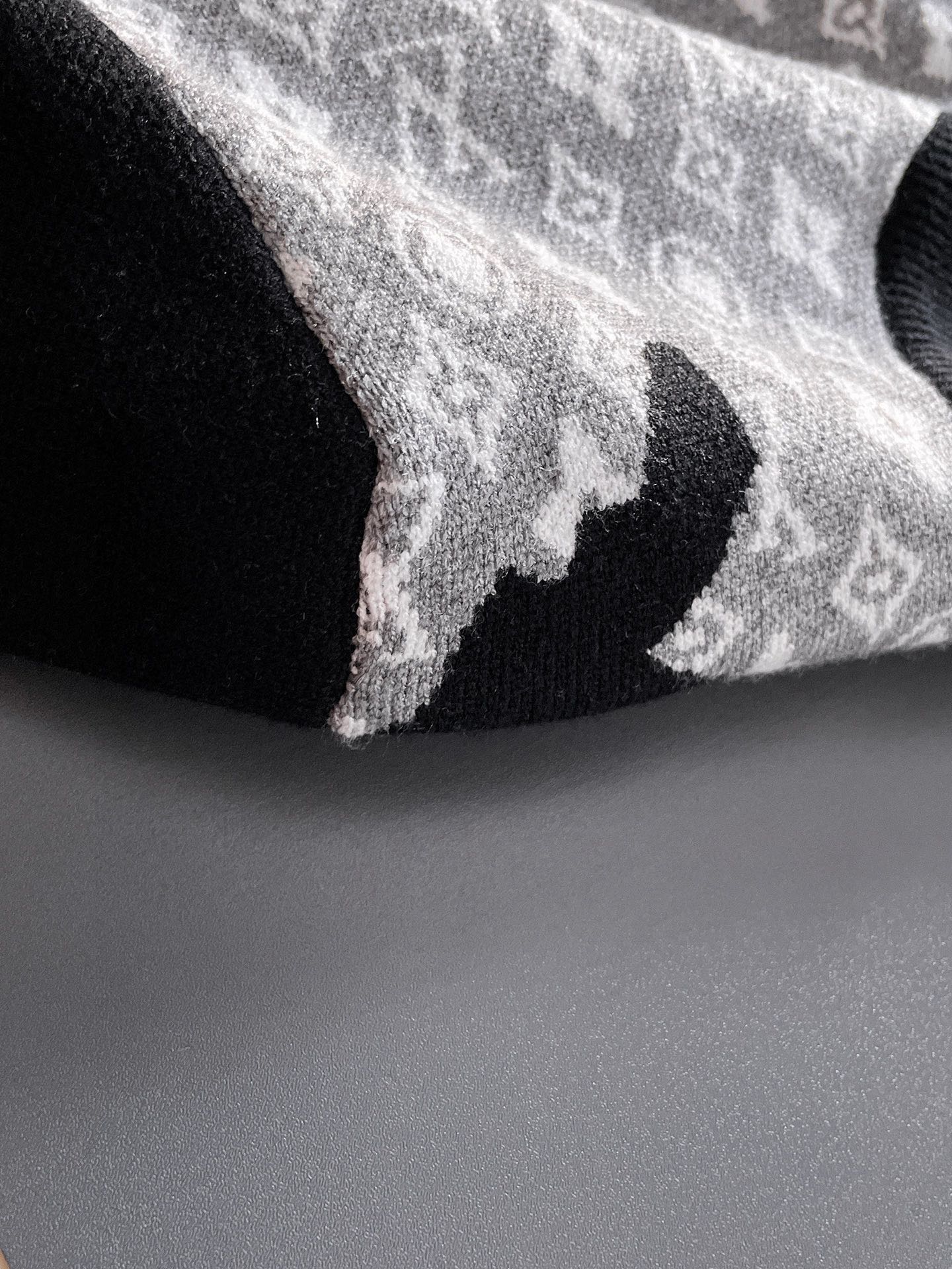 Louis Vuitton Basic Clothing Wool M-l-xl