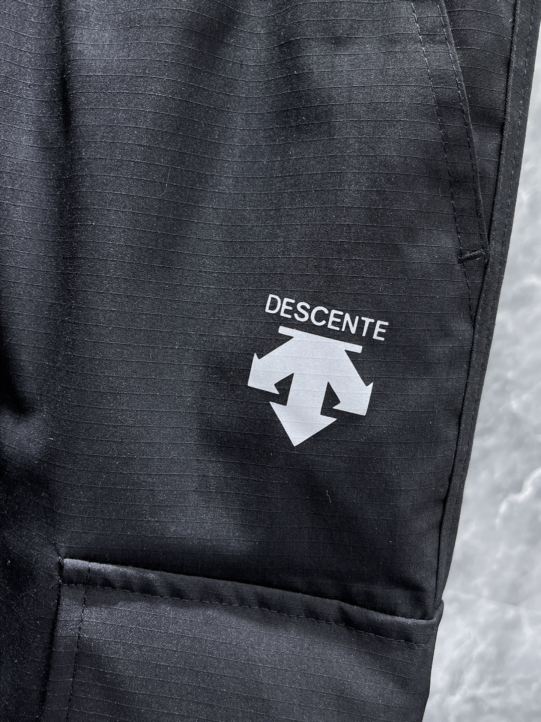 Descente Couple Basic Clothing White Duck Down Loose Fit L-xl