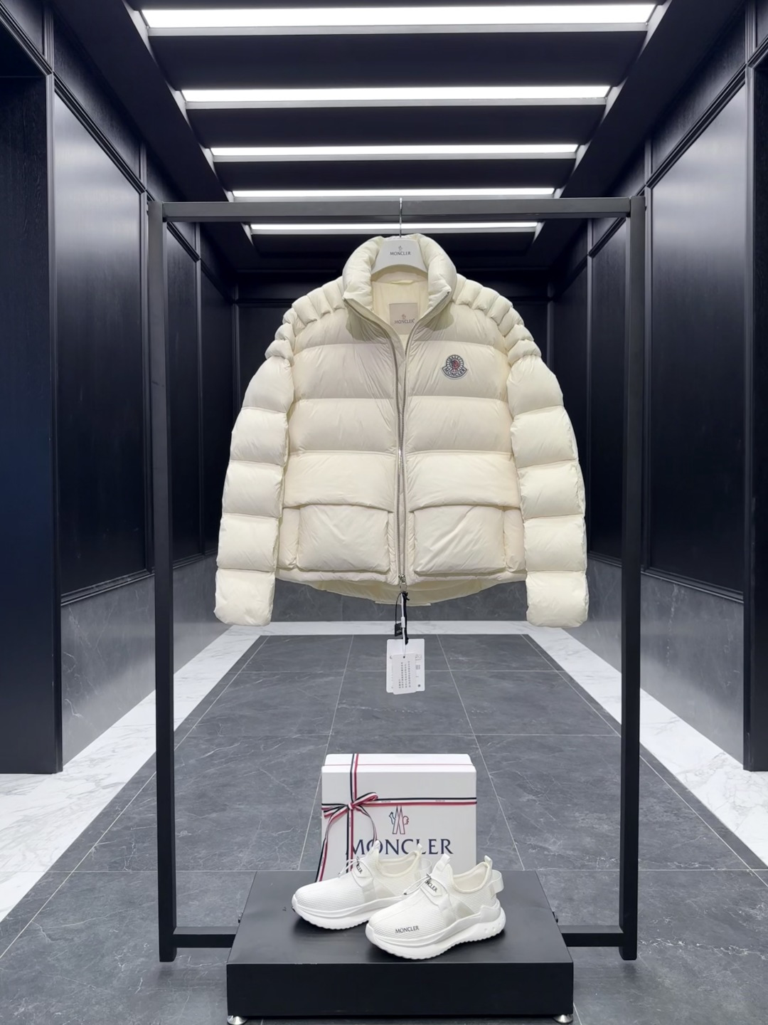 Moncler Female Down Jacket Goose Down Black Couple Style S-m-l