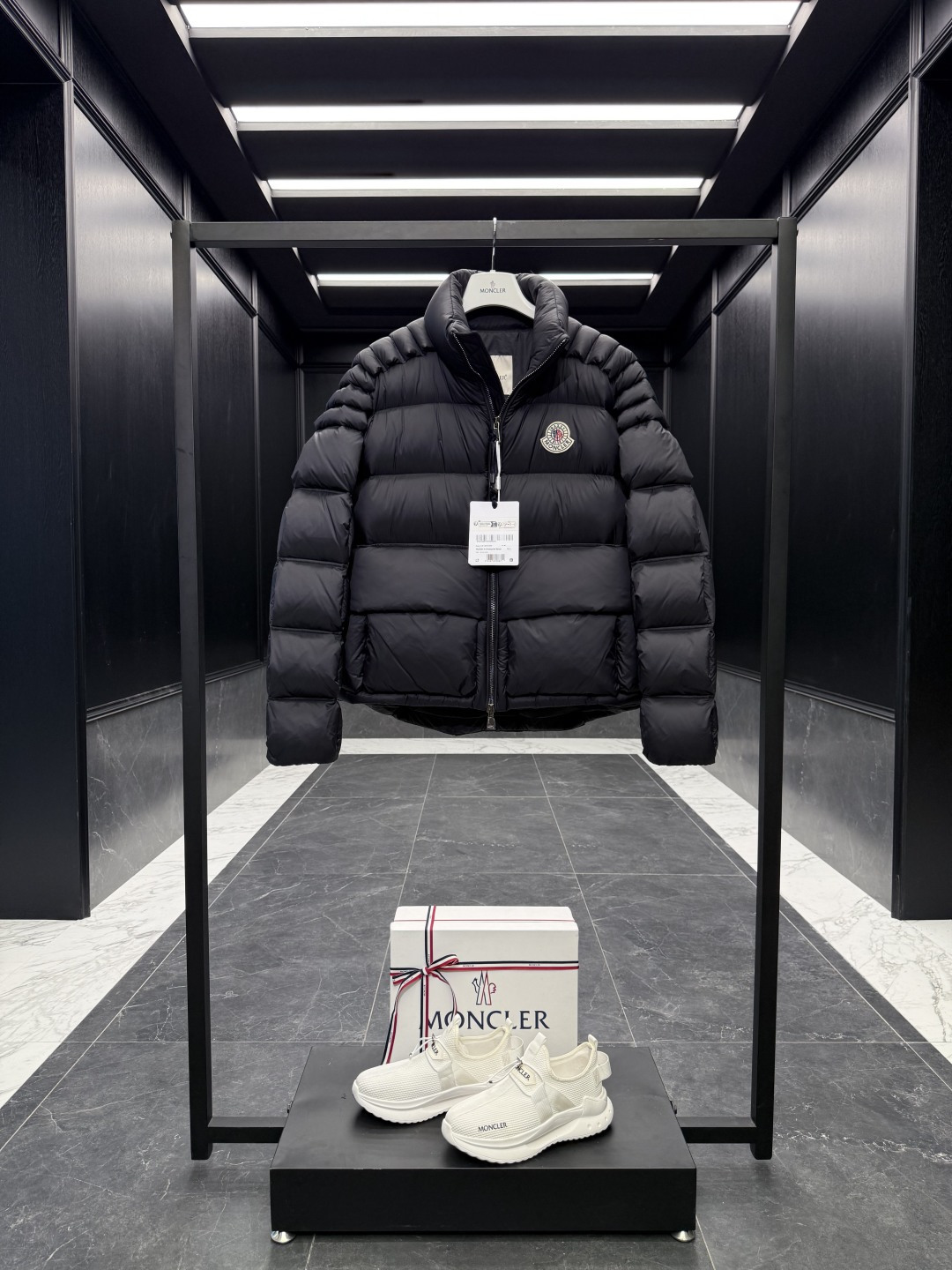 Moncler Female Down Jacket Goose Down Black Couple Style S-m-l