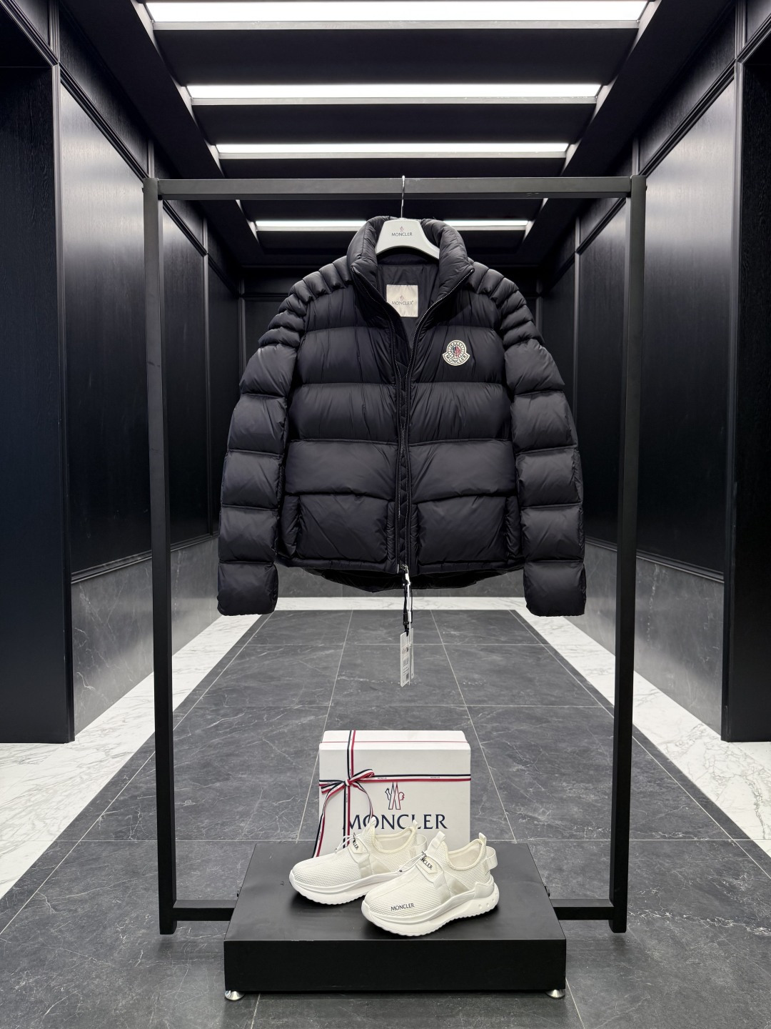 Moncler Female Down Jacket Goose Down Black Couple Style S-m-l
