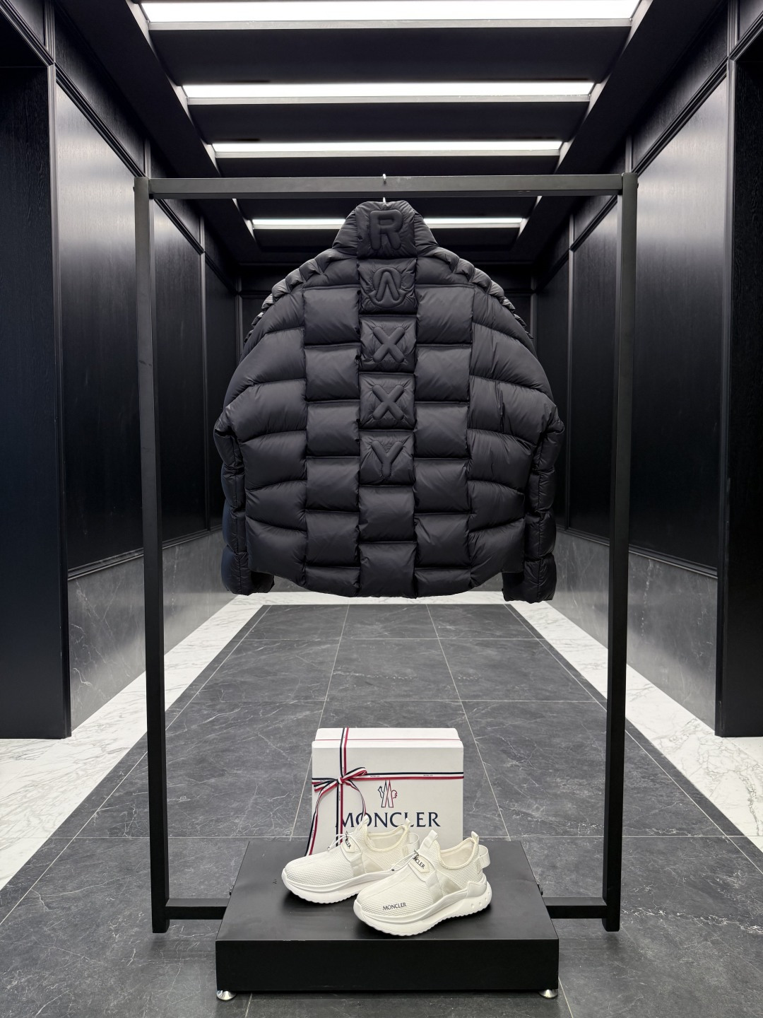 Moncler Female Down Jacket Goose Down Black Couple Style S-m-l