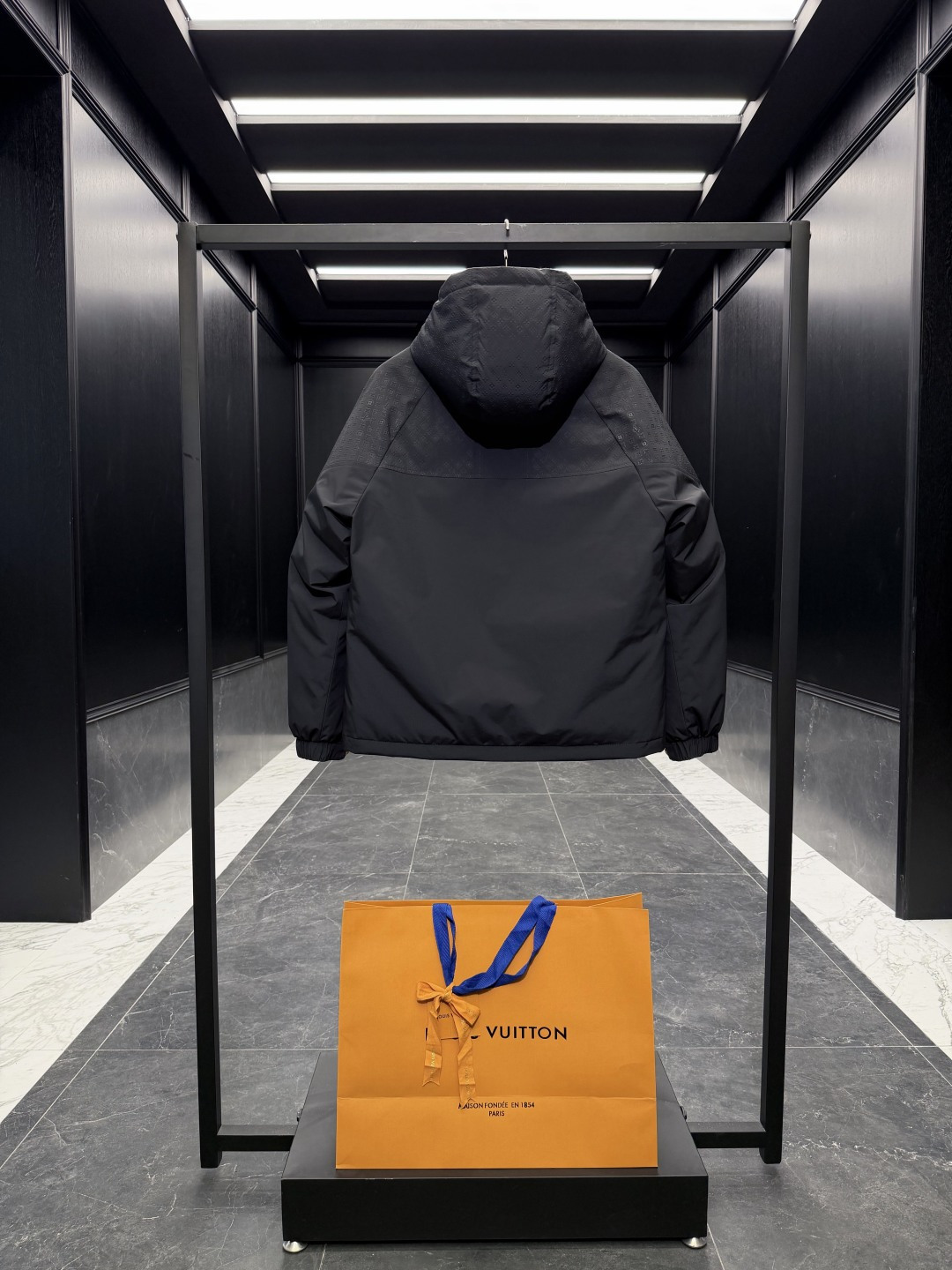 Louis Vuitton Down Jacket Goose Down Black Hooded S-m-l