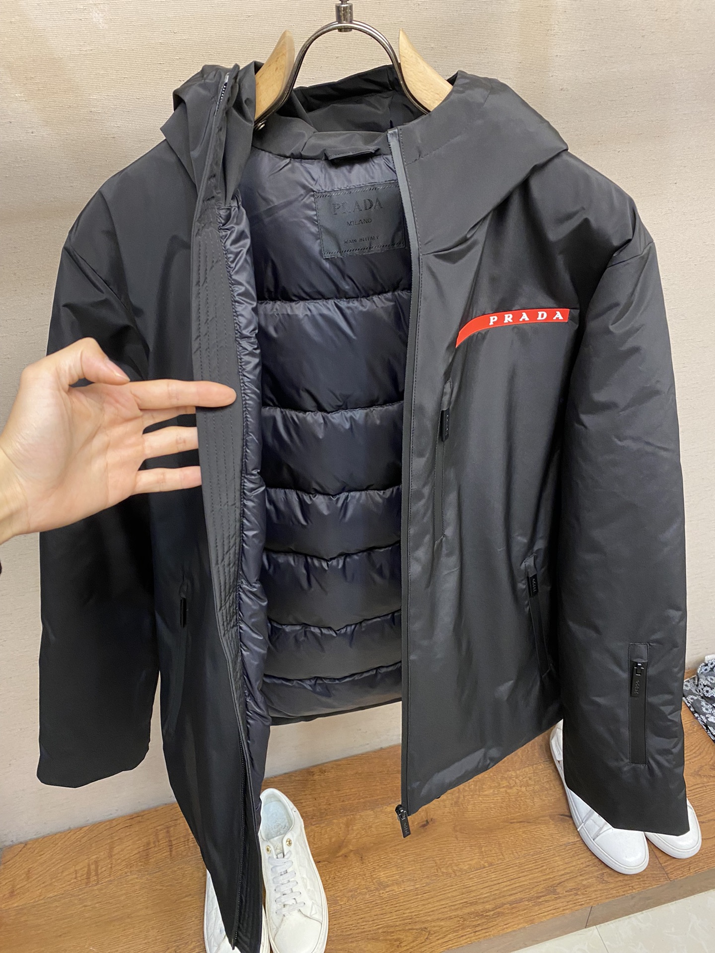 Prada Down Jacket White Duck Down Black S-l