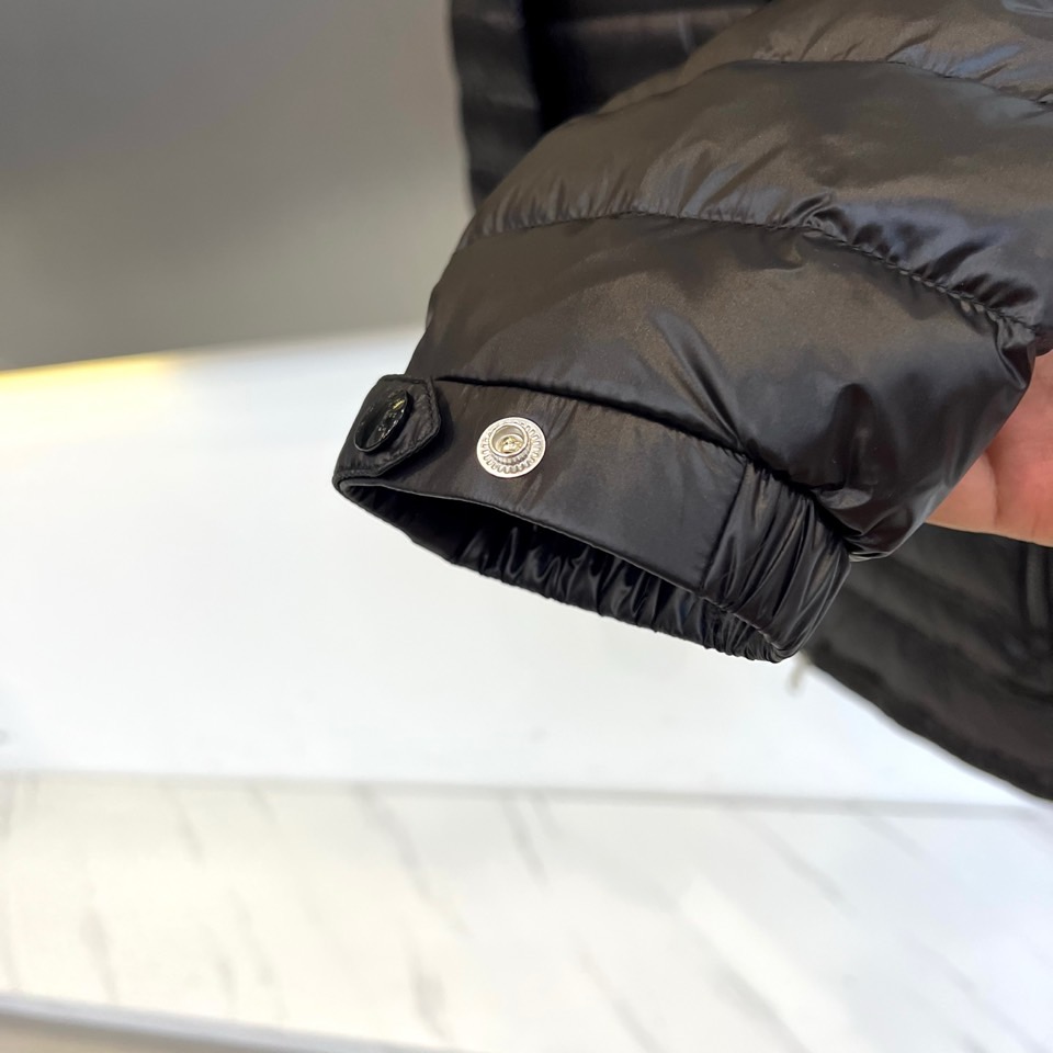 Moncler Down Jacket Goose Down Gray M-l