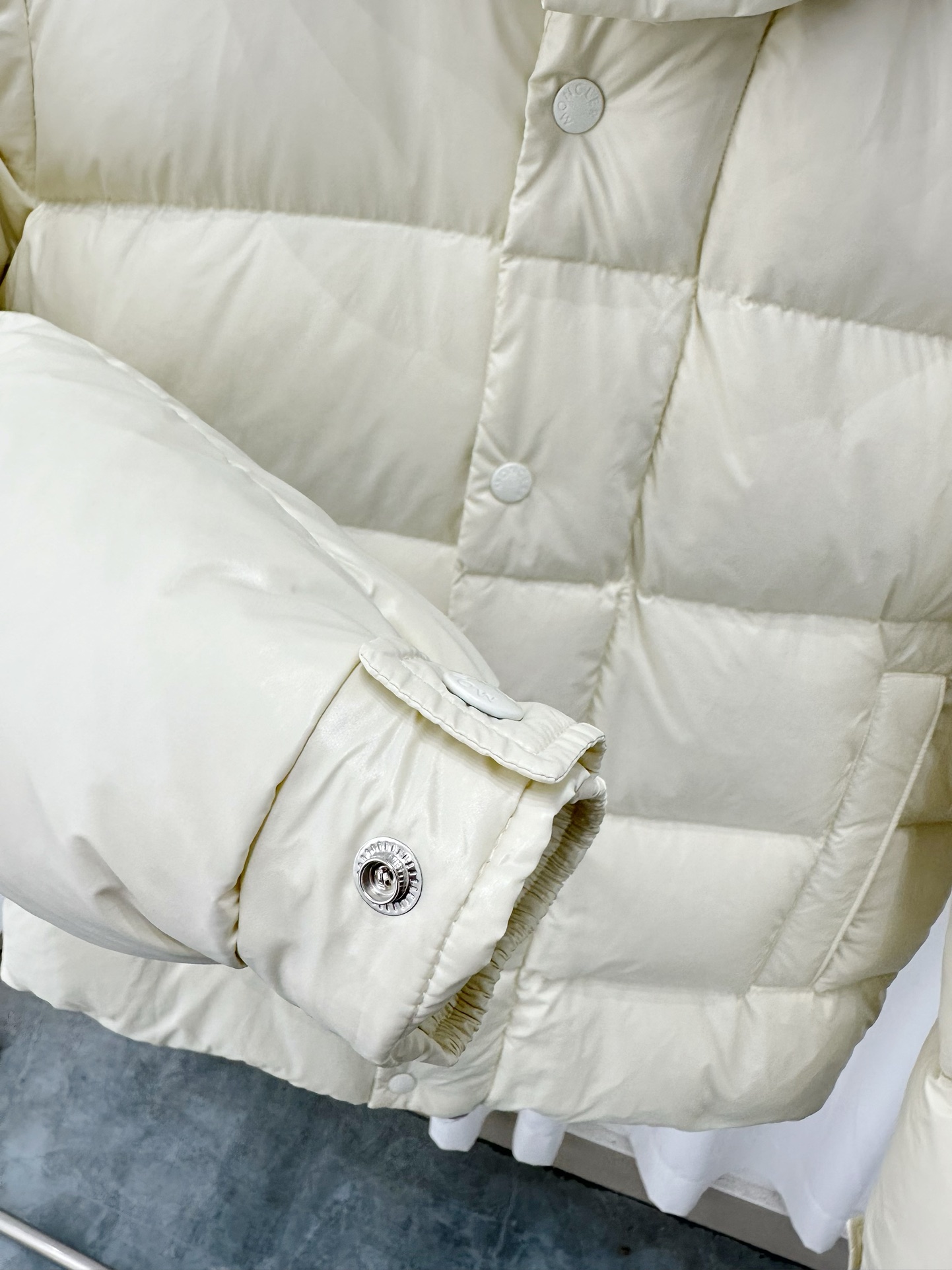 Moncler Down Jacket White Duck Down Black M-l-xl