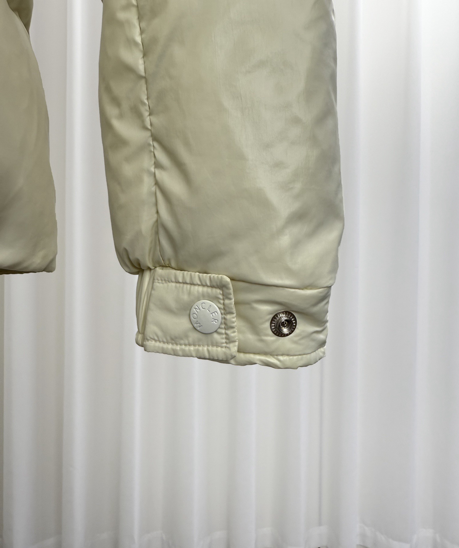 Moncler Down Jacket White Duck Down Black M-l-xl