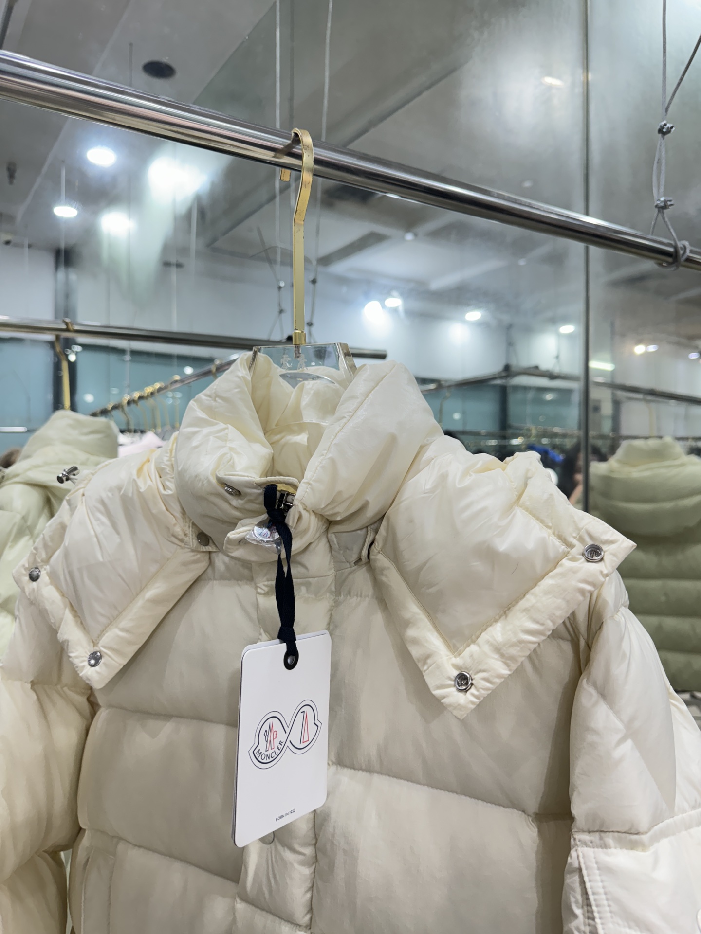 Moncler Down Jacket White Duck Down Black M-l-xl