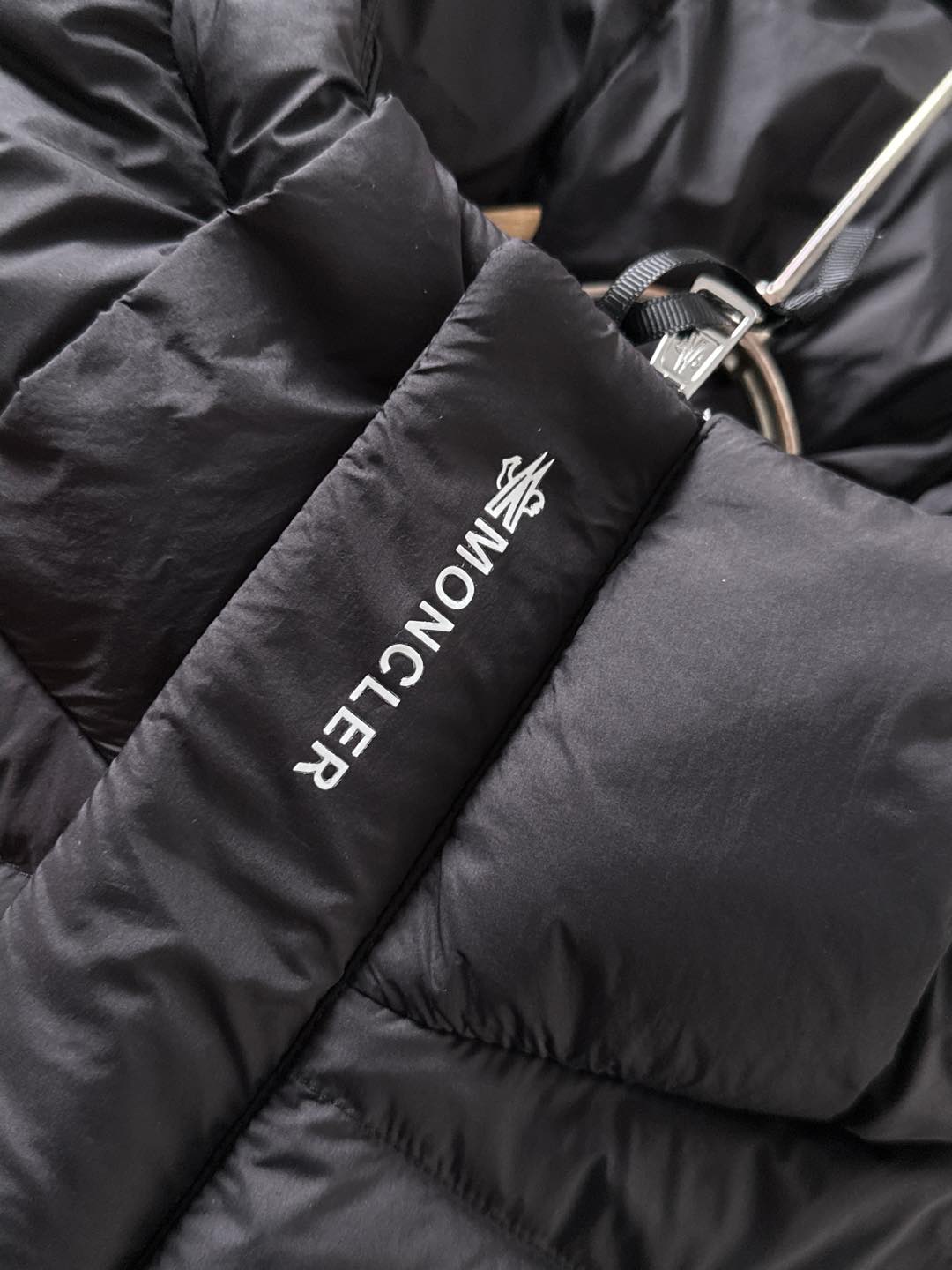 Moncler Down Vest Black S-m-l-xl