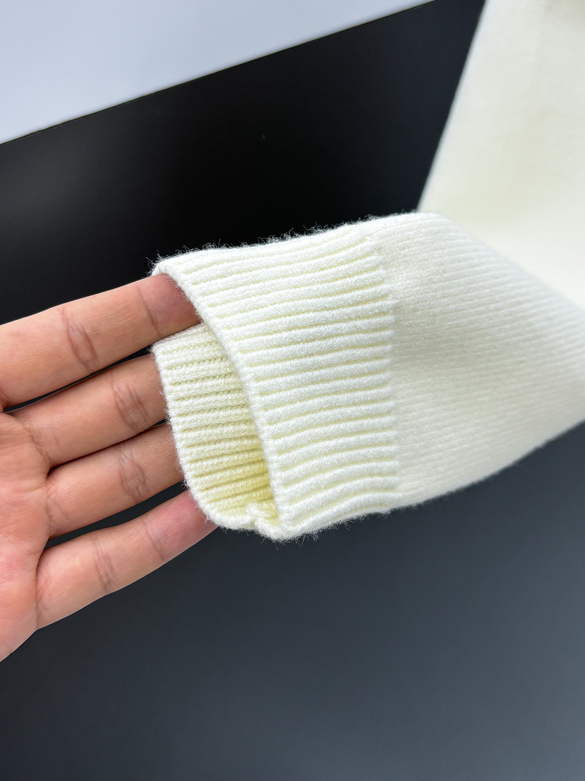 Armani Female Basic Clothing Wool M-l-xl