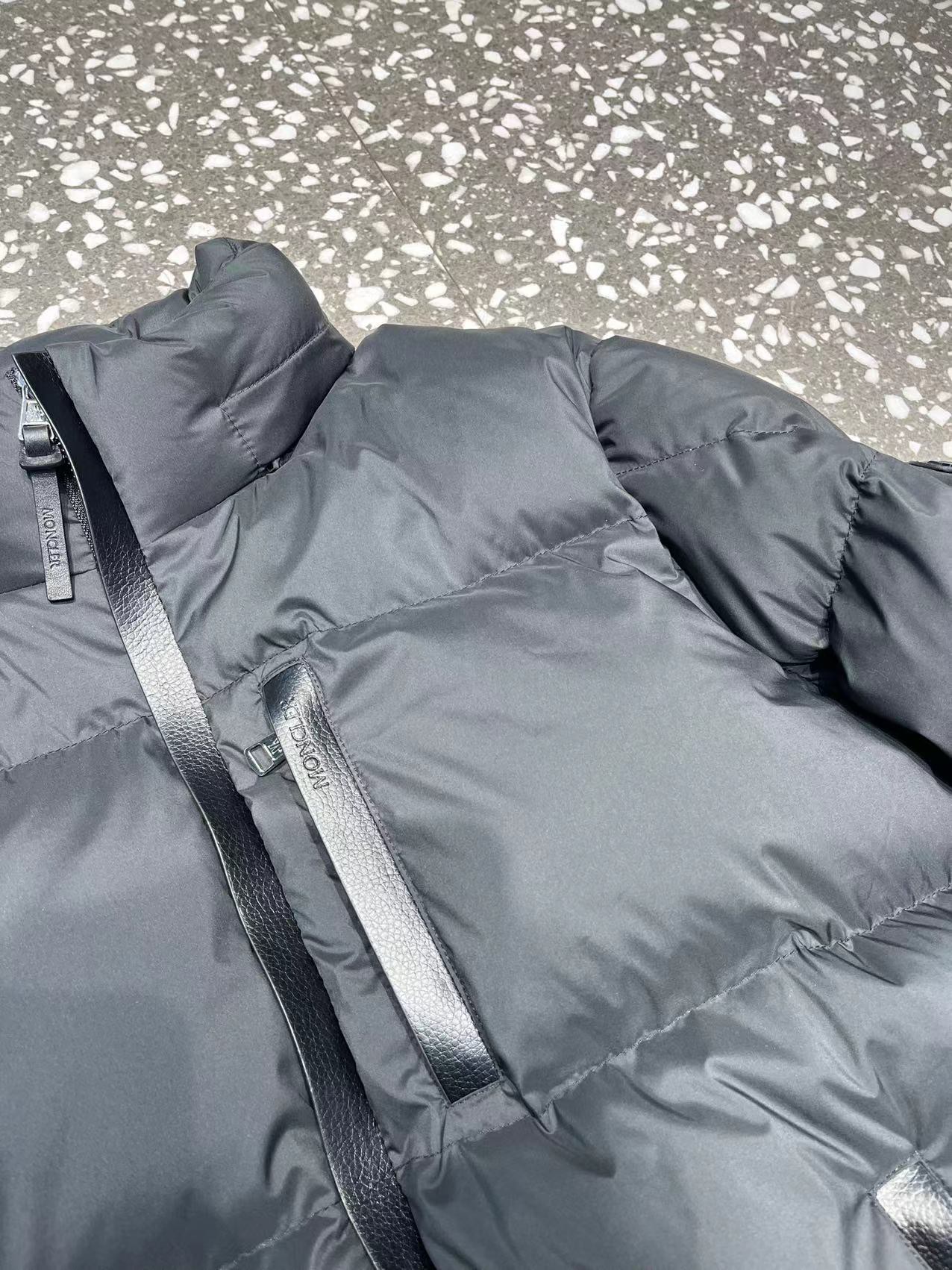 Moncler Down Jacket White Duck Down Black M-l