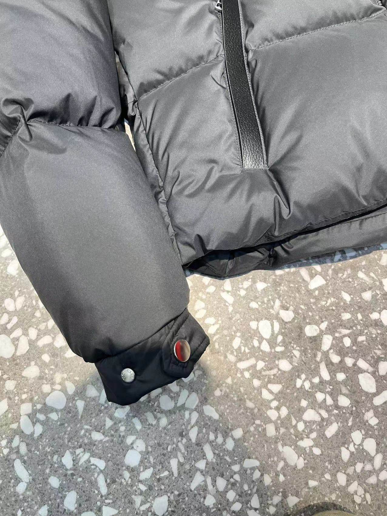 Moncler Down Jacket White Duck Down Black M-l