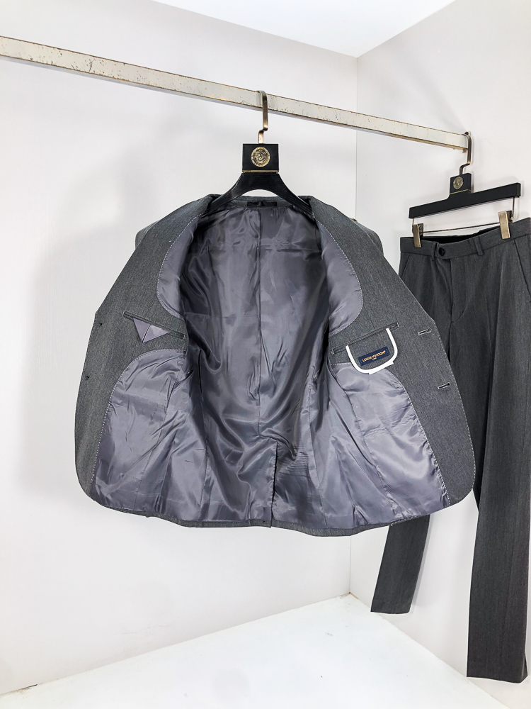 Louis Vuitton Male Basic Clothing Cotton Gray Slim Fit L-175130