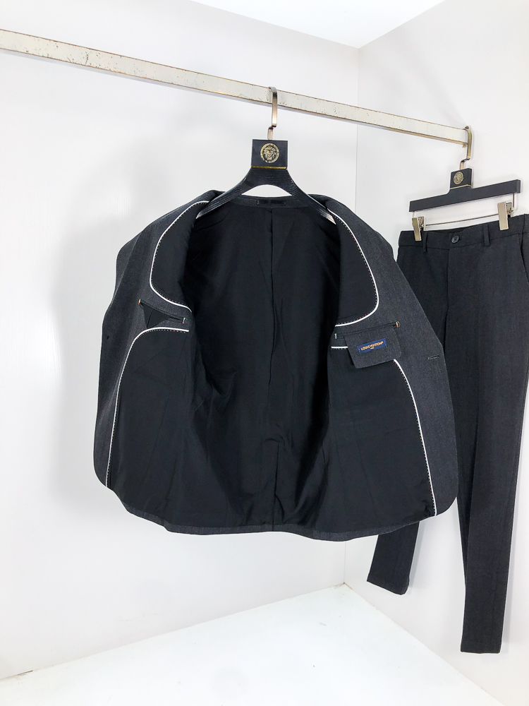 Louis Vuitton Male Basic Clothing Cotton Gray Slim Fit L-175130