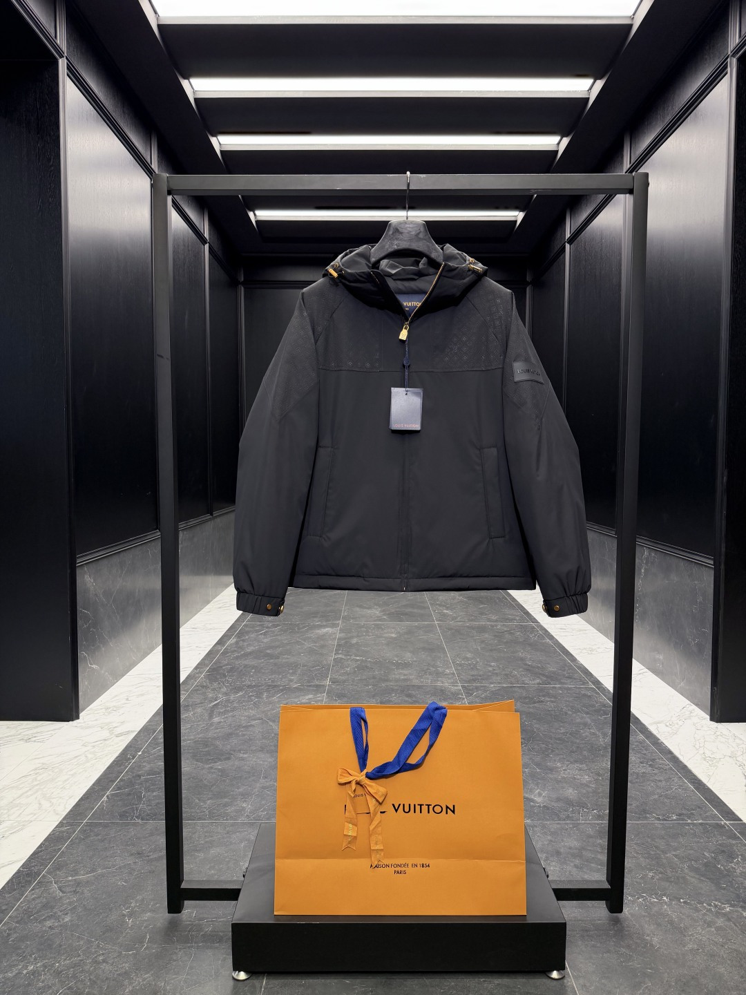 Louis Vuitton Down Jacket Goose Down Black Hooded S-m-l