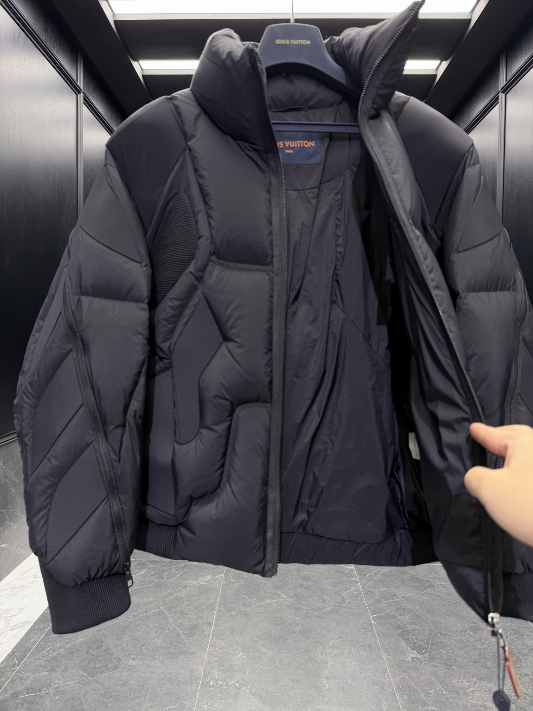 Louis Vuitton Male Down Jacket Goose Down Black S-l