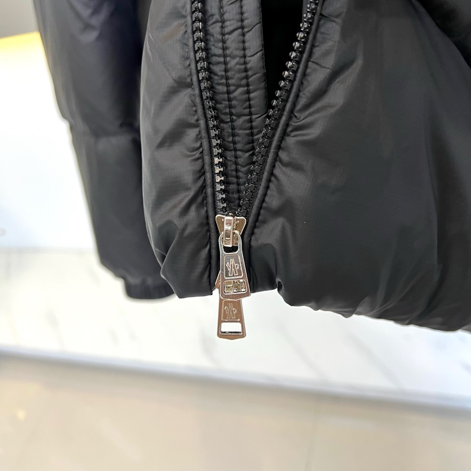 Moncler Down Jacket Goose Down Gray Hooded M-l