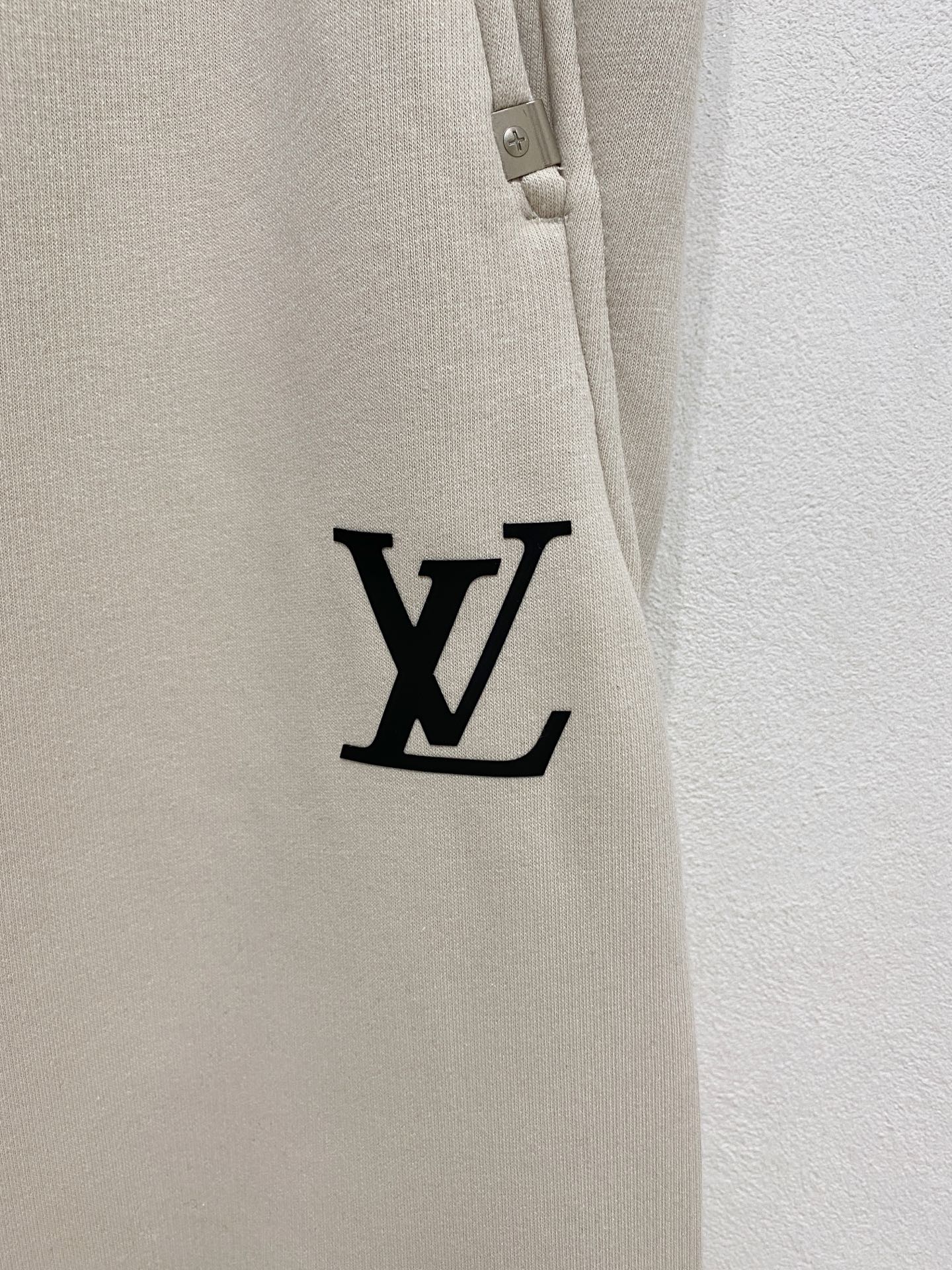 Louis Vuitton Basic Clothing S-m-l-xl