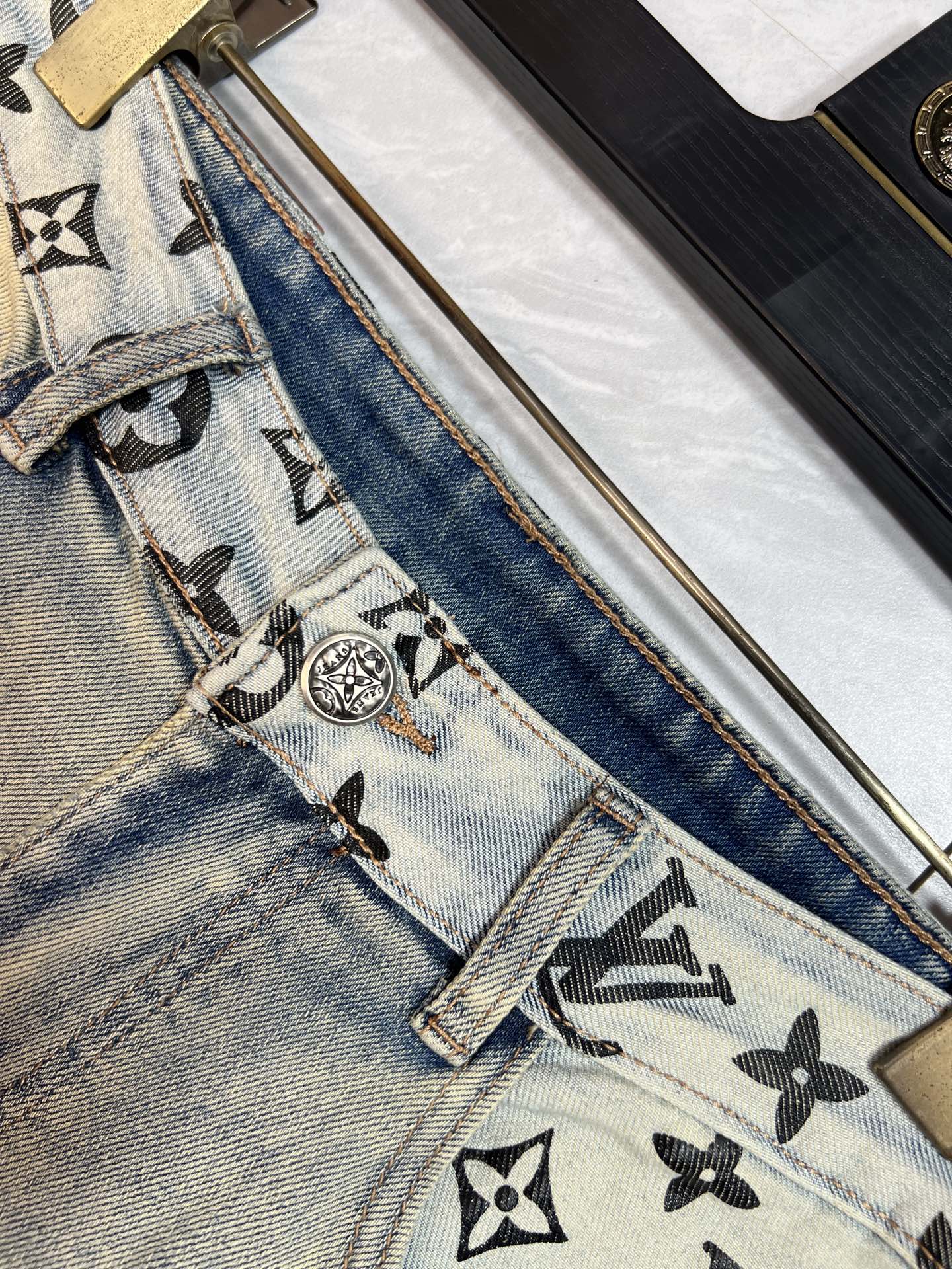 Louis Vuitton Jeans L-175140-32