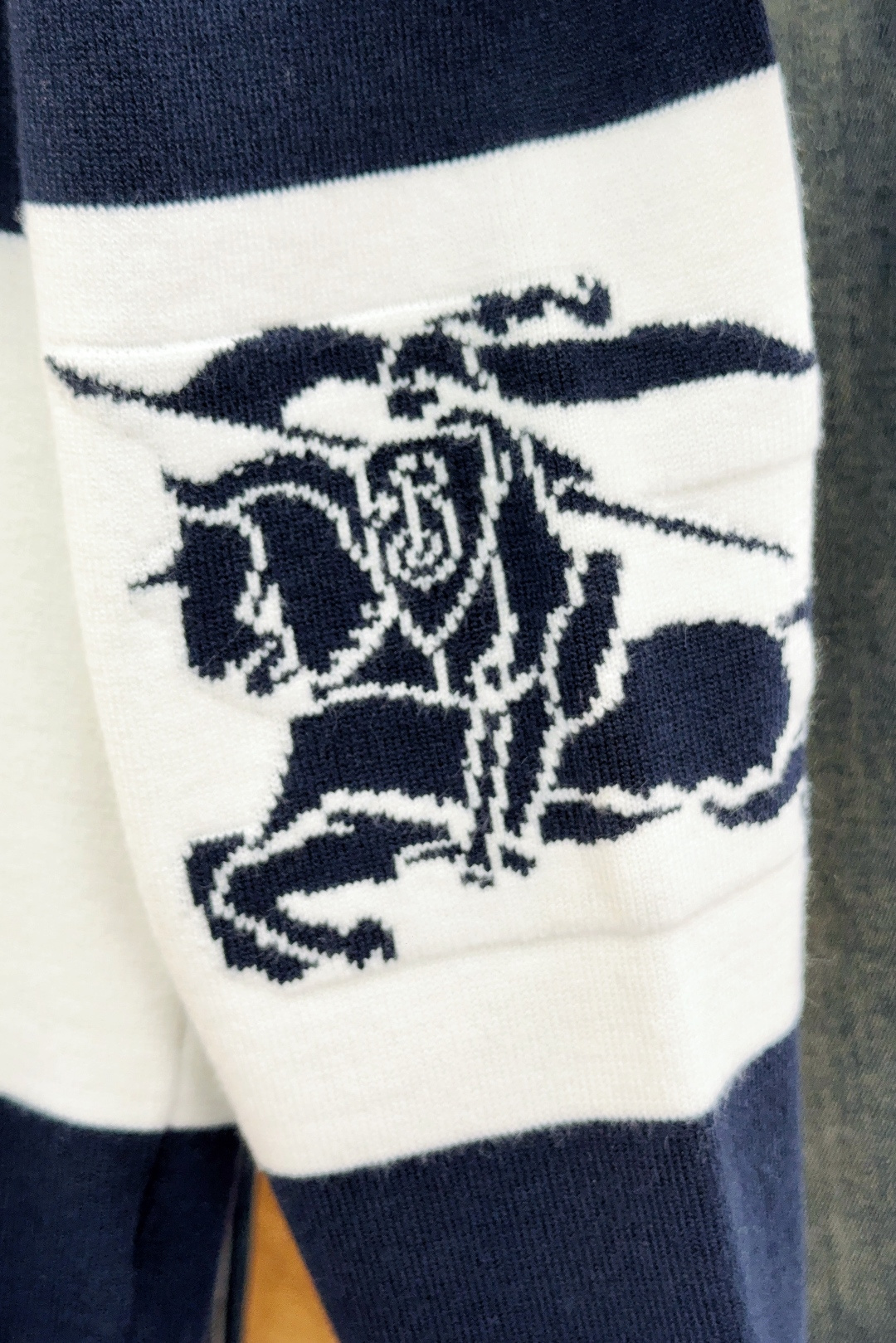 Burberry Male Basic Clothing Wool S-m-xl