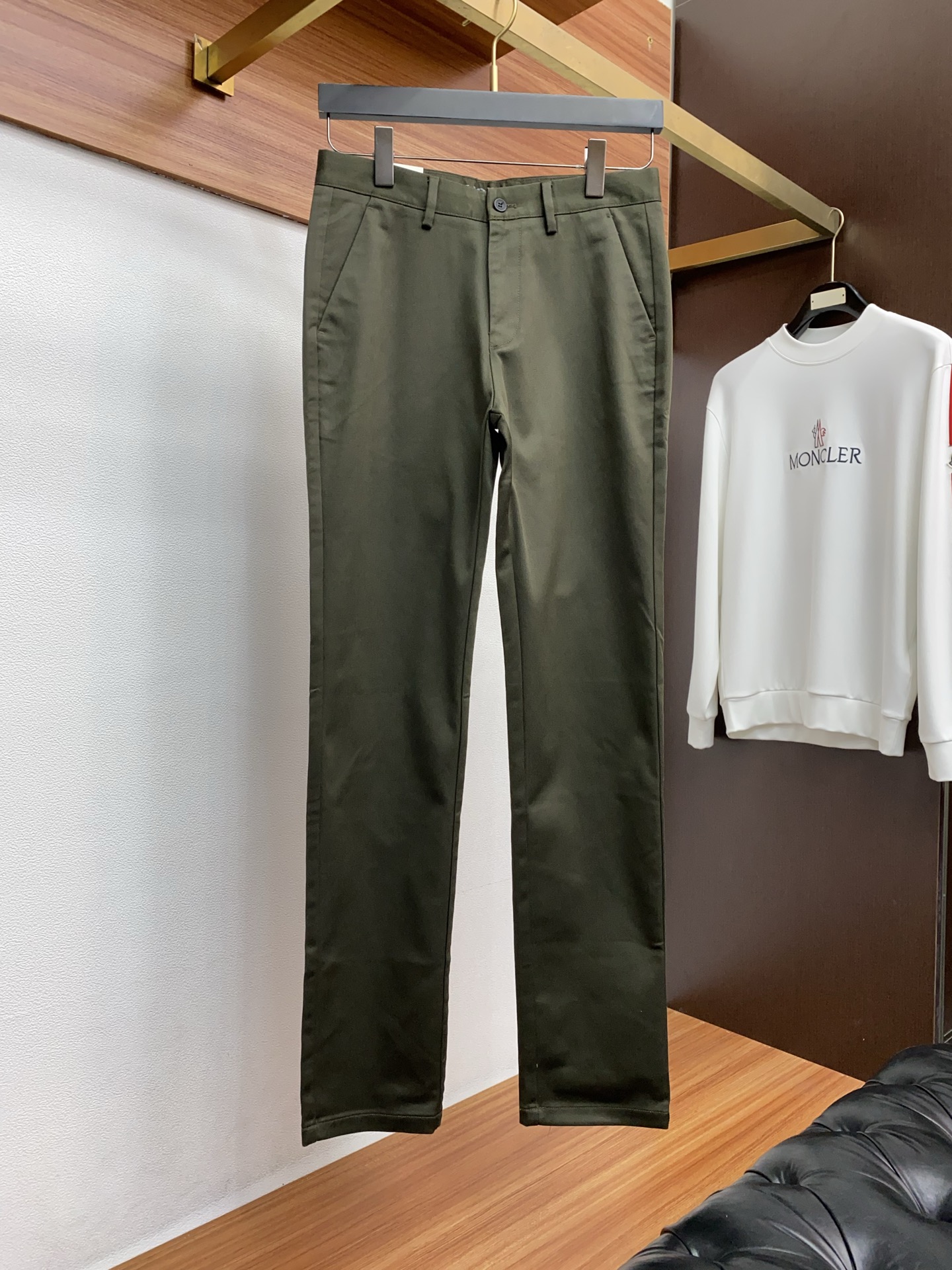 Burberry Male Basic Clothing S-l