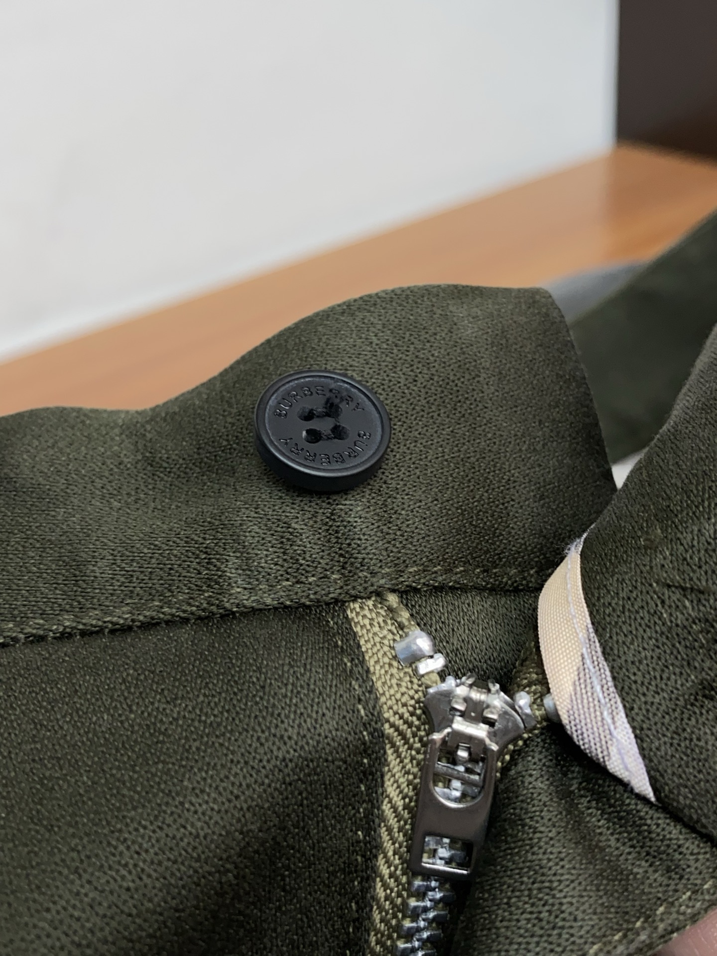 Burberry Male Basic Clothing S-l